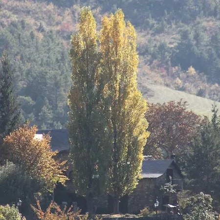 Casa Del Arco Country house Aisa